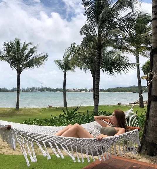 loat hoa hau nguoi dep noi tieng the gioi den viet nam nghi duong