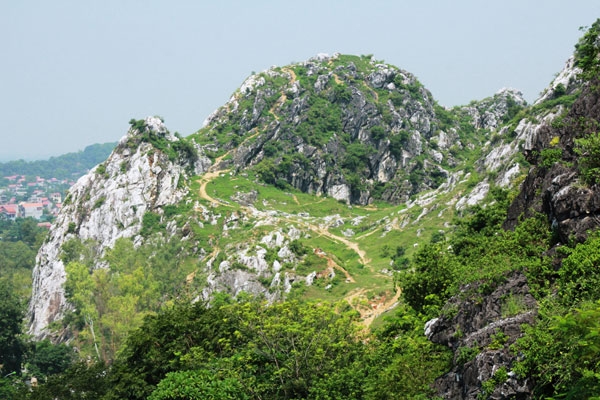 khu du lich sinh thai chua tram o dau