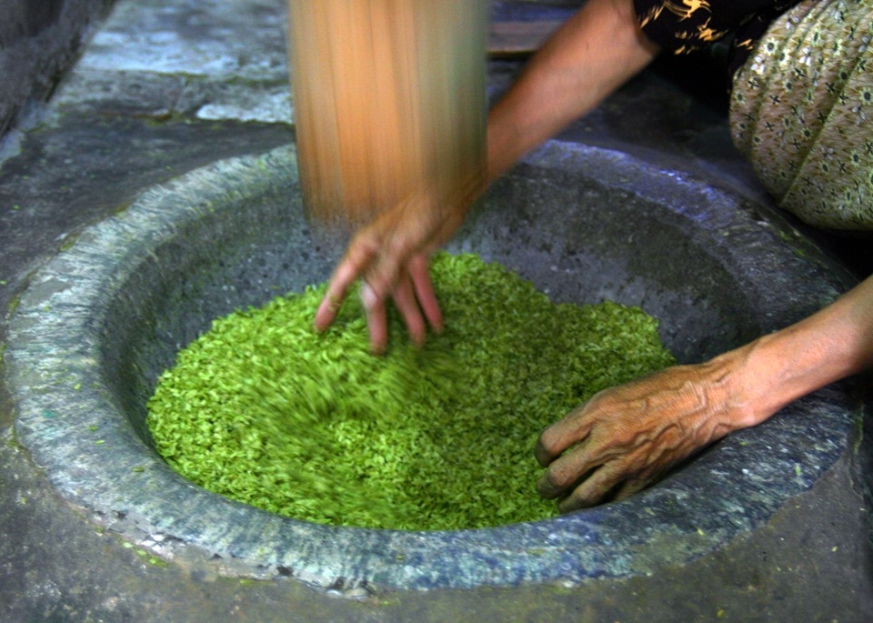 com lang vong tru danh va cau chuyen ve nghe lam com