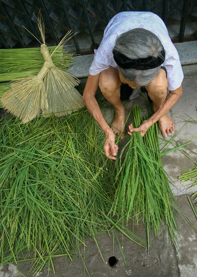 com lang vong tru danh va cau chuyen ve nghe lam com