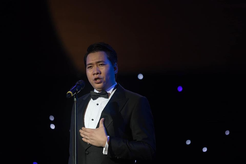 hoa sy van duong thanh dau gia thanh cong 3 buc tranh tri gia 270 trieu dong tang quy thien nhan
