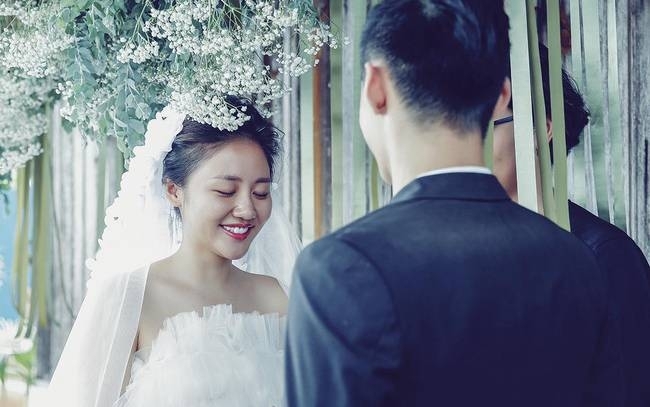 sau dong nhi van mai huong va bao thy cung chuan bi len xe hoa