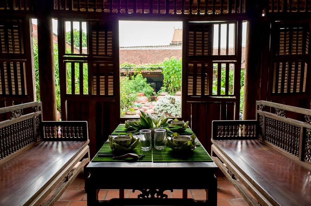 tro thanh diem du lich lang co duong lam co gi dac biet
