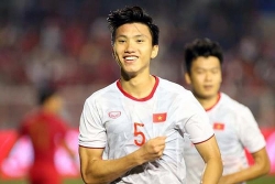 clip cong an mo duong giup xe cuu thuong vuot bao sau khi u22 viet nam vo dich sea games 30