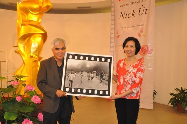 nhan tai goc viet thanh danh tren dat my van khong quen nguon coi