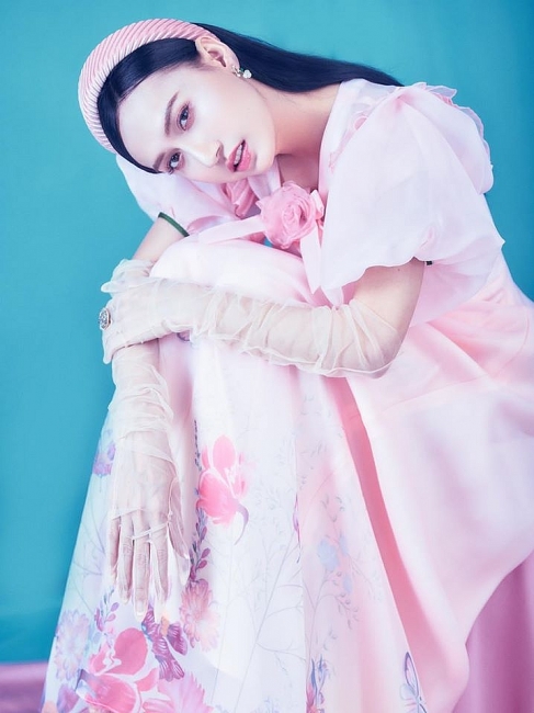 Lynk Lee hoá quý cô đài các khiến ai nấy đều ngoái nhìn