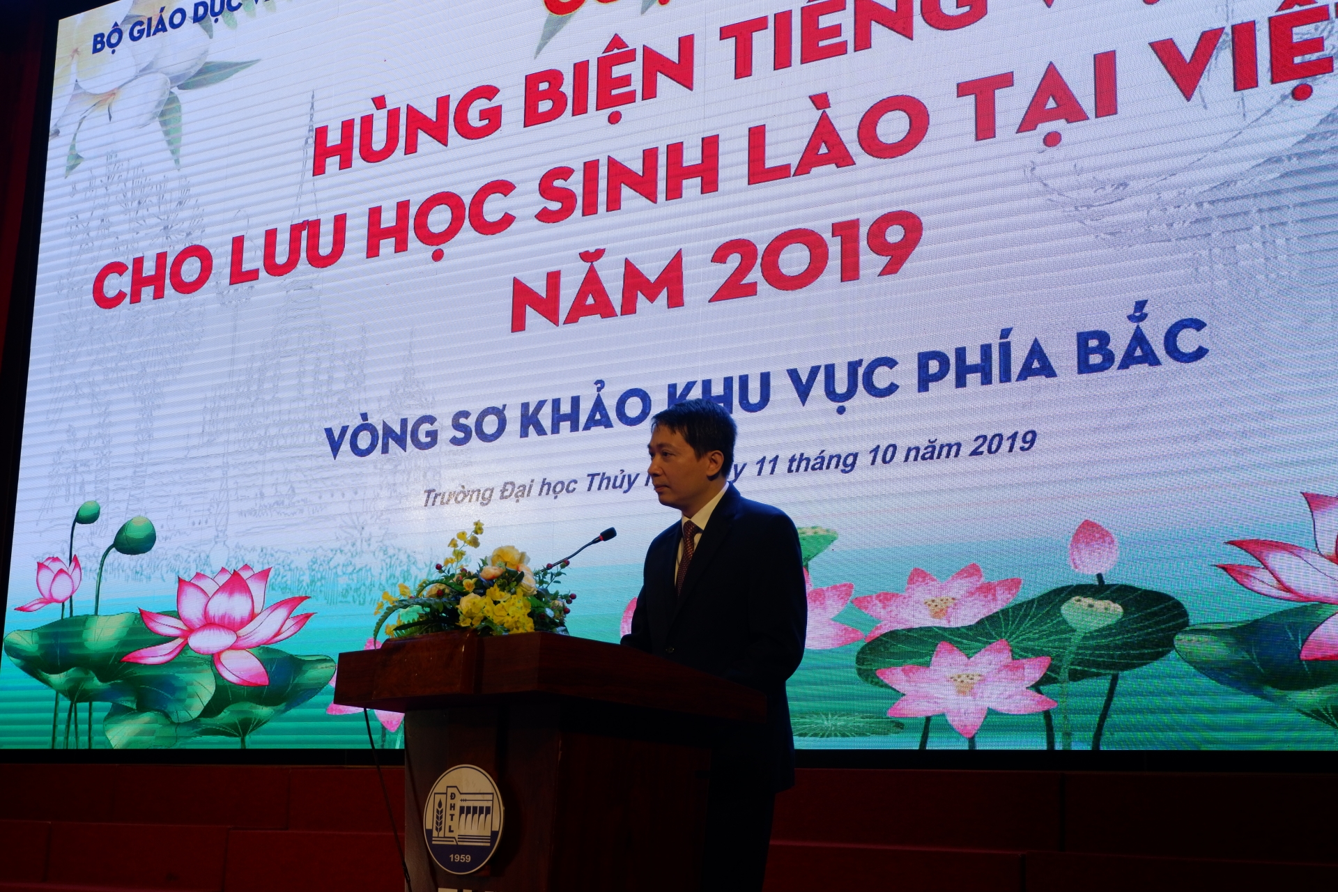 42 doi sinh vien lao hao hung tranh tai hung bien tieng viet