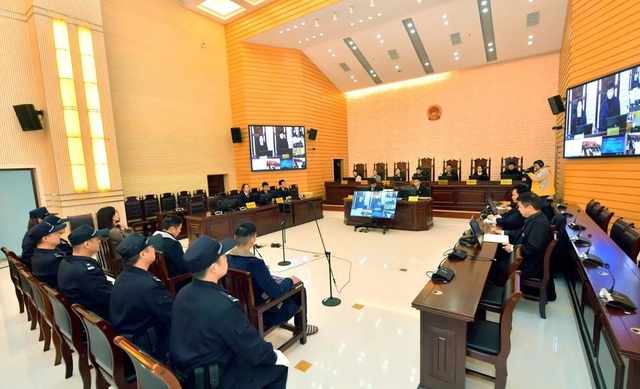 khoan lo vao di san 3 du khach trung quoc bi phat toi 20 ty dong