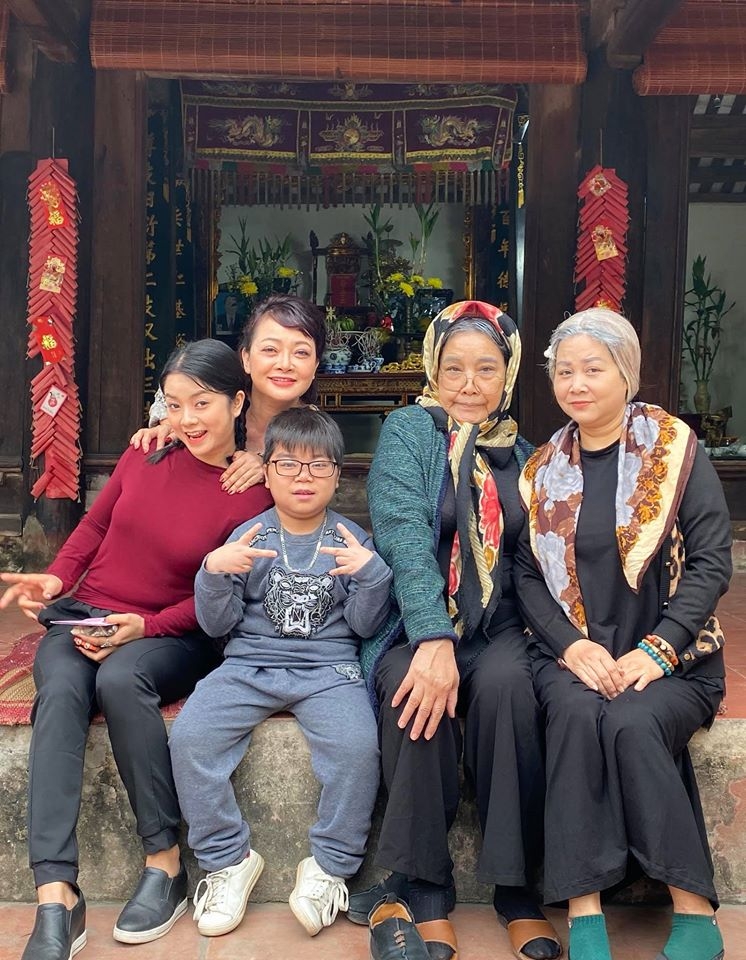 tin sao viet 31 truc nhan tung lam nguoi thu 3 ho quang hieu bi trom vieng tham nha