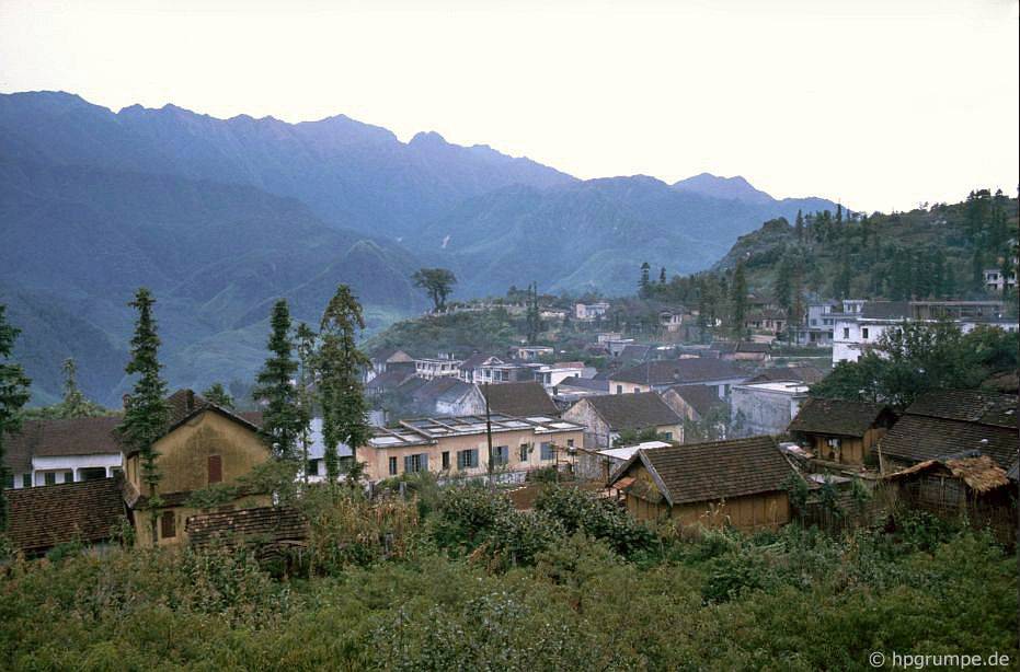 chum anh phien cho sapa nam 1992 trong anh cua du khach nuoc ngoai