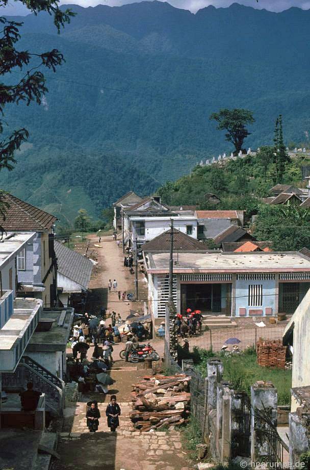 chum anh phien cho sapa nam 1992 trong anh cua du khach nuoc ngoai