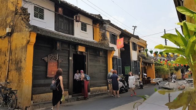 bao nuoc ngoai goi y 10 dieu du khach nen lam khi den hoi an