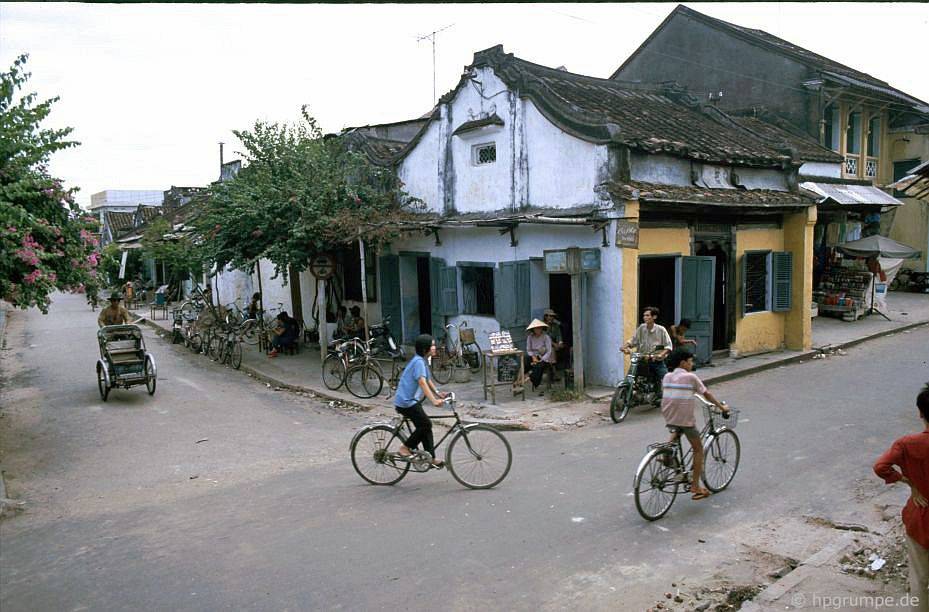 chum anh pho co hoi an nhung nam 90 dep nguyen ban qua ong kinh nhiep anh gia duc