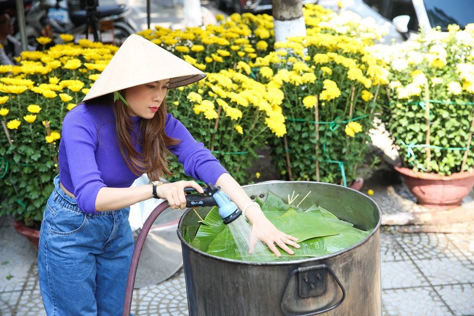 my tam va loat sao viet tro tai goi banh chung banh tet sieu dinh ngay tet