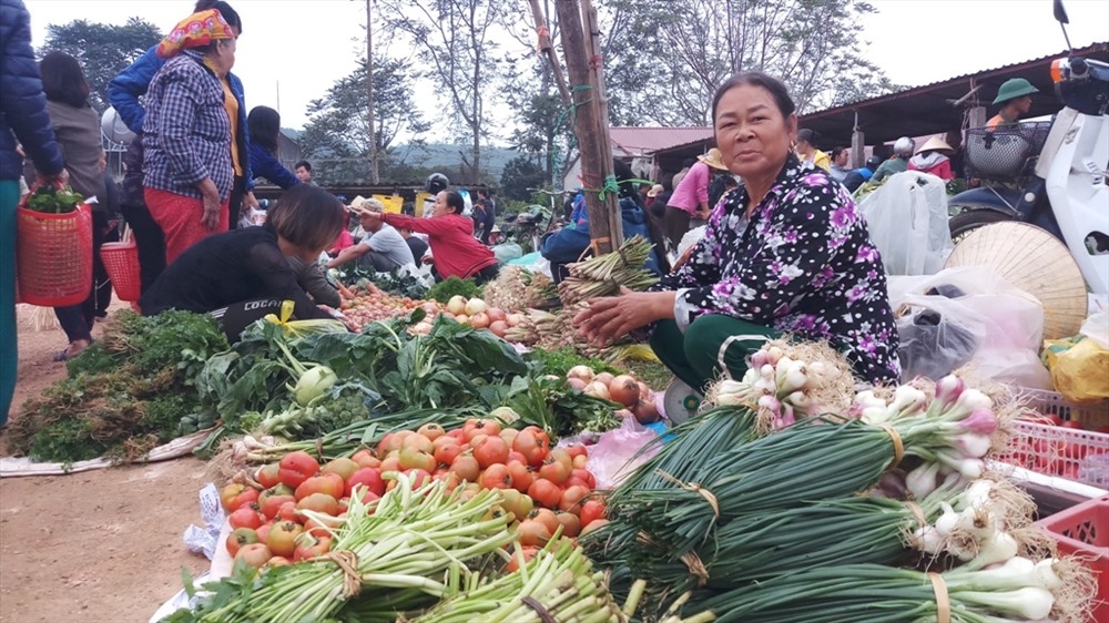 can canh cho tet o lang que viet dam bac nhung day khong khi tet