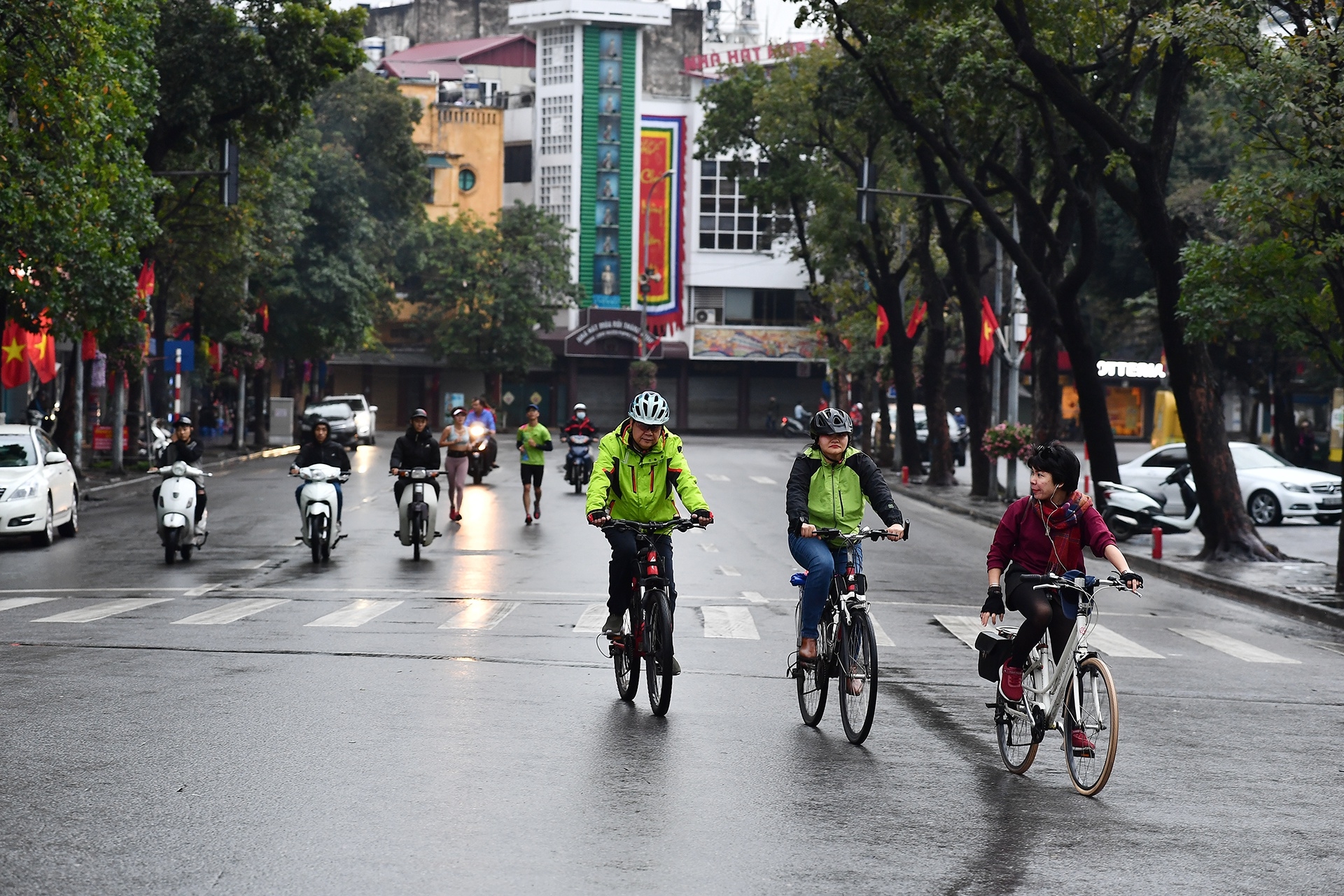 chum anh ha noi vang lang sang mung 1 tet