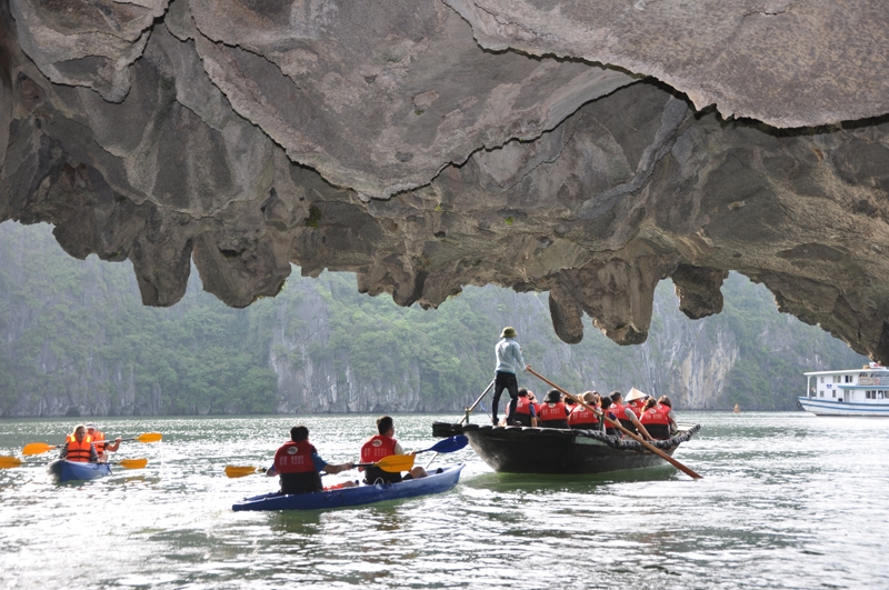 lat thuyen tai vinh ha long 1 du khach han quoc tu vong