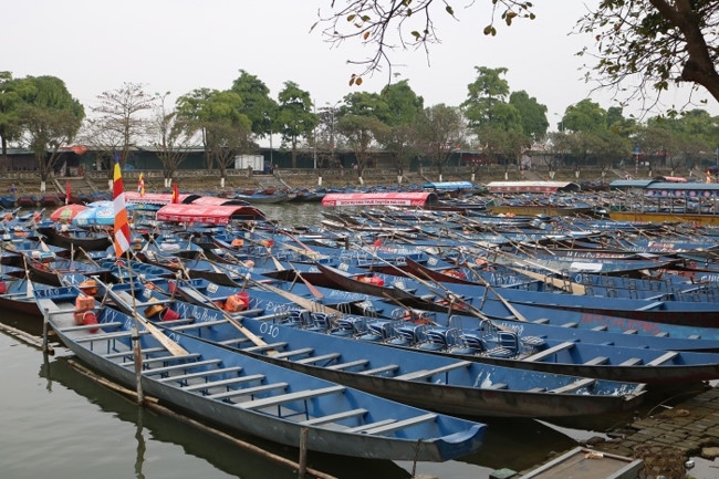 hang loat danh lam chua chien vang tanh nhu chua ba danh vi covid 19