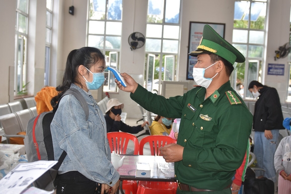 tu 93 tam thoi dung don khach nuoc ngoai ra dao ly son