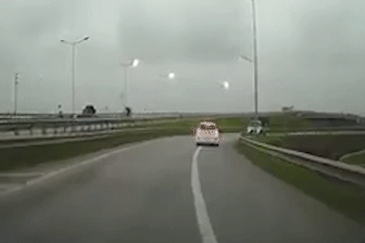 Truy tìm tài xế ôtô đi ngược chiều trên cao tốc Hà Nội - Thái Nguyên