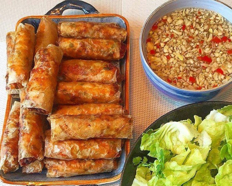 3 mon bun kho cuoi tuan cuc ngon cho ca nha chong dich covid 19