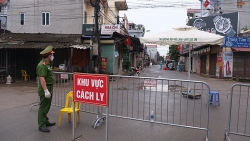 ha noi toan bo cong an phuong dong ngac bi cach ly vi lien quan benh nhan 243