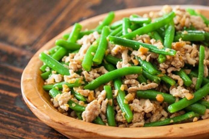 4 mon rau xao nhanh la mieng ma lai hao com