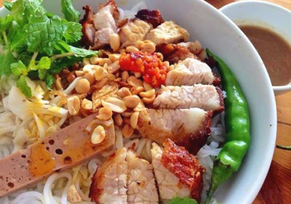 viet kieu ve tham da nang nen choi o dau la vui nhat an mon gi la ngon nhat