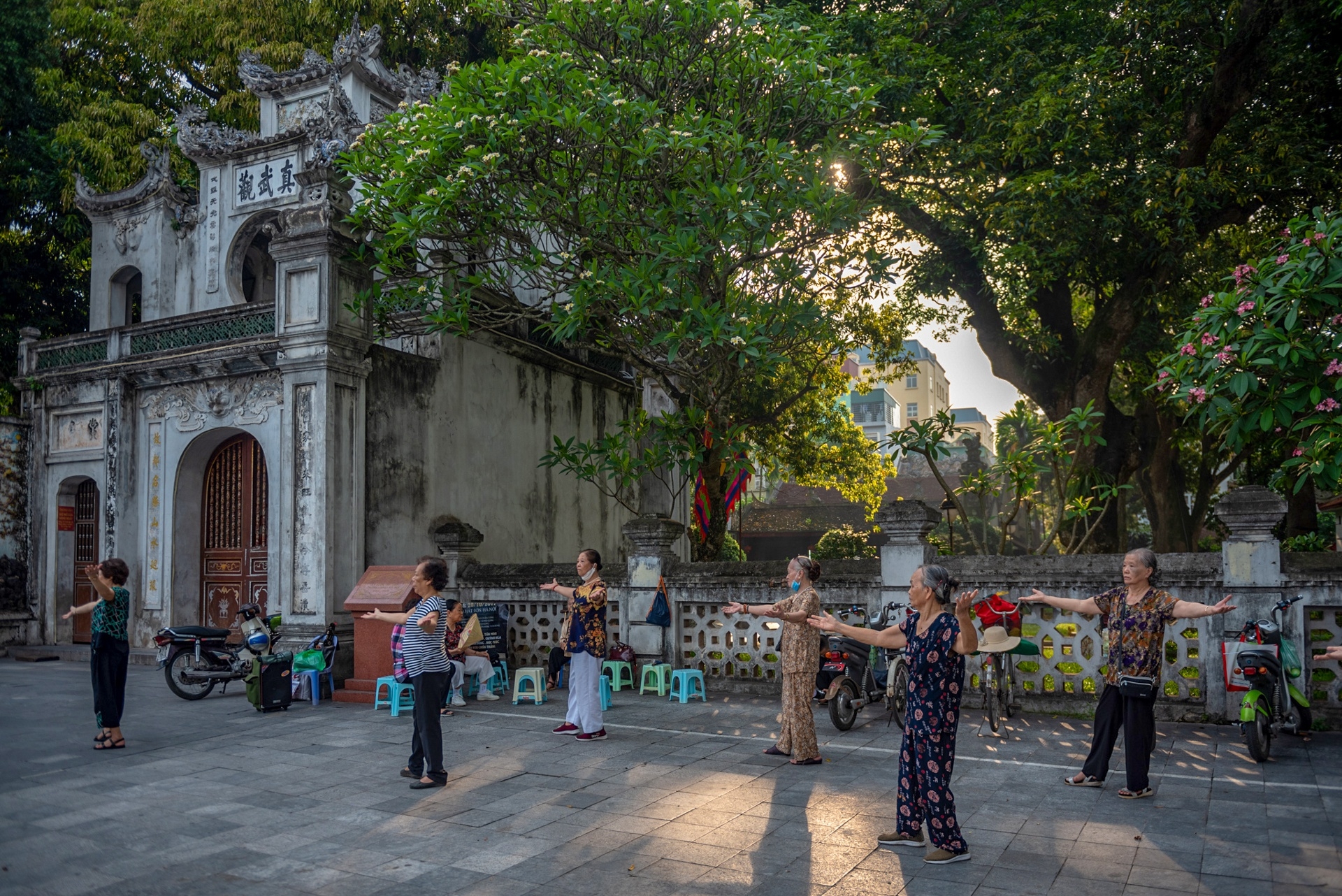 chum anh nhip song ha noi nhung ngay dau ha