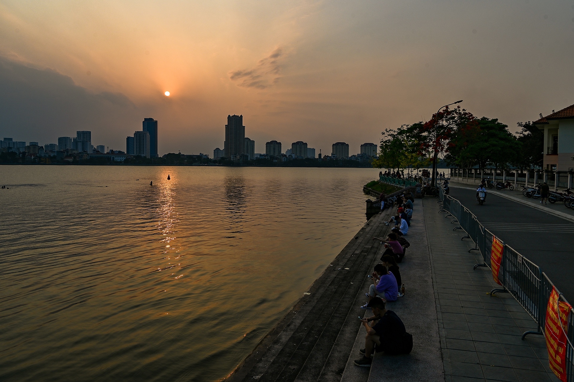 chum anh nhip song ha noi nhung ngay dau ha