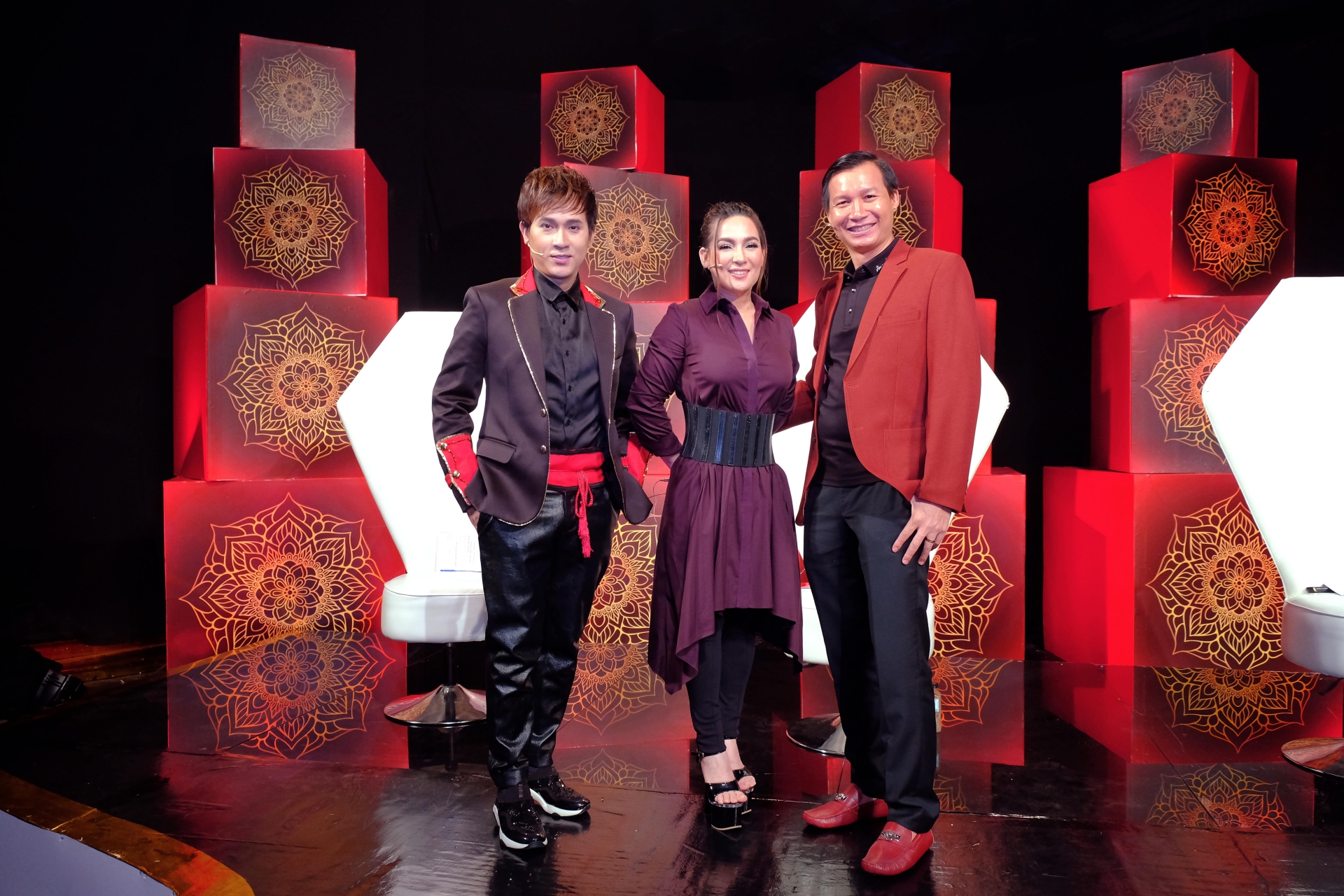 ca si phi nhung thang than che quach ngoc ngoan tren song truyen hinh