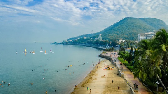 du lich thang 6 bien xanh cat trang 3 mien bac trung nam vay goi