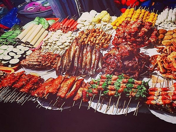 6 mon la dac san thuong dung cua dan viet du khach thi tranh xa