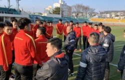 pssi chua quyet dinh duoc viec se tiep tuc gia han hop dong voi hlv indra sjafri