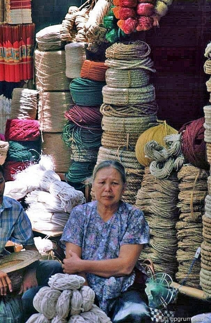 nhip song ha noi nhung nam 90 qua ong kinh cua nhiep anh gia nguoi duc
