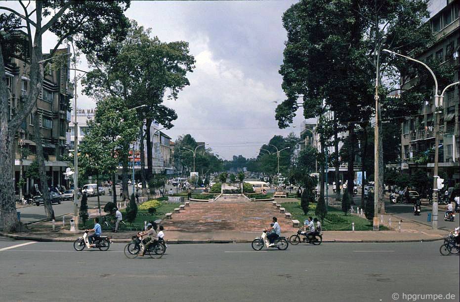 chum anh hiem co kho tim ve mot sai gon ruc ro nhung nam 90