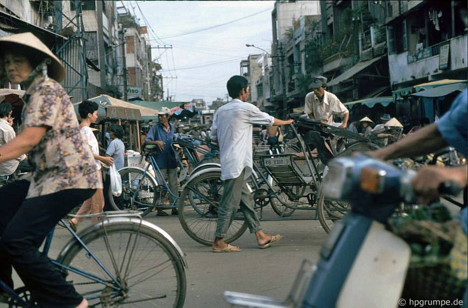 chum anh hiem co kho tim ve mot sai gon ruc ro nhung nam 90