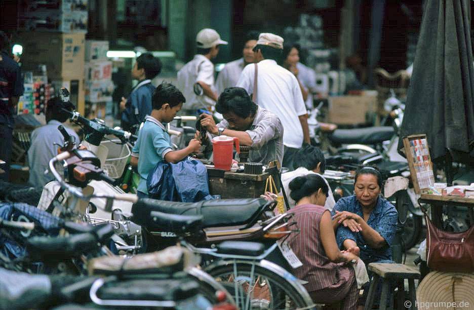 chum anh hiem co kho tim ve mot sai gon ruc ro nhung nam 90