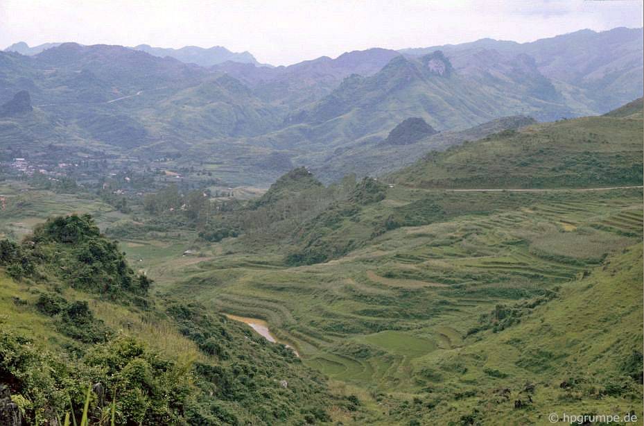 chum anh ve dep hoang so cua cao bang nhung nam 90 qua ong kinh cua nhiep anh gia duc