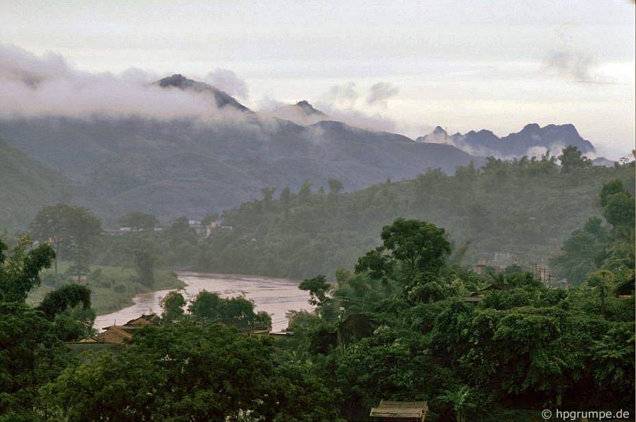 chum anh ve dep hoang so cua cao bang nhung nam 90 qua ong kinh cua nhiep anh gia duc