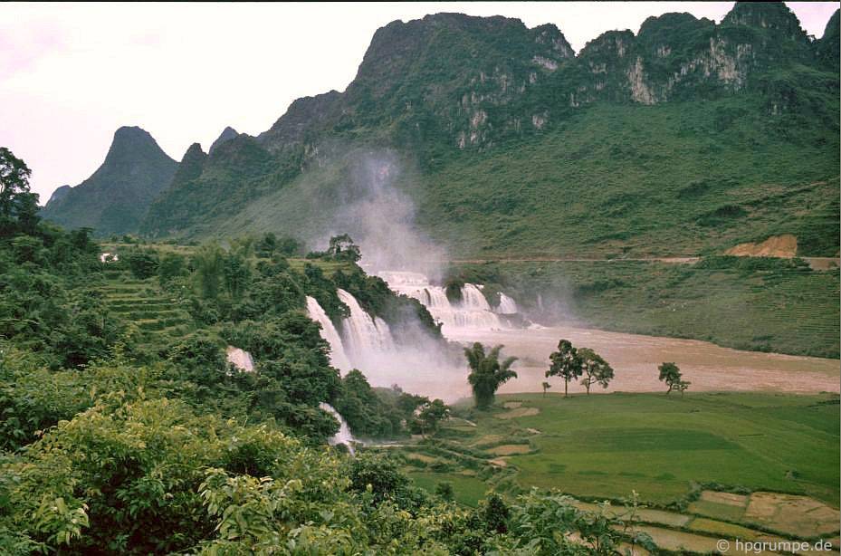 chum anh ve dep hoang so cua cao bang nhung nam 90 qua ong kinh cua nhiep anh gia duc