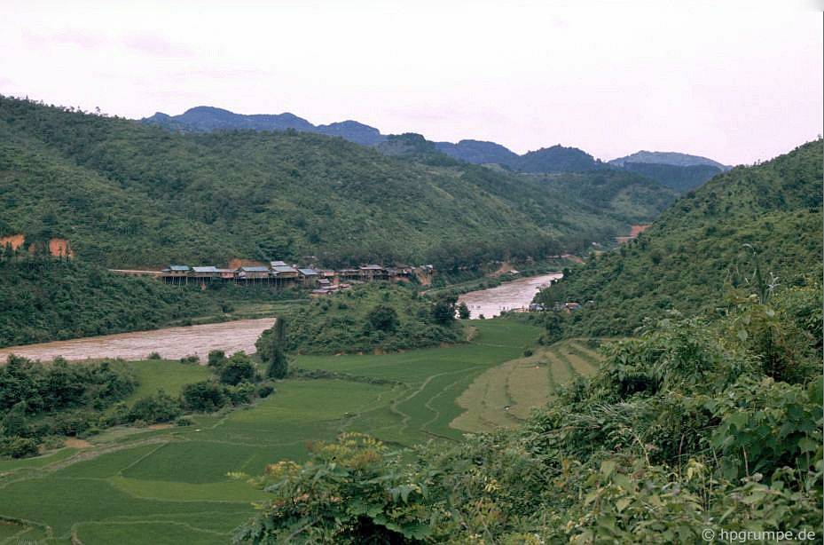 chum anh ve dep hoang so cua cao bang nhung nam 90 qua ong kinh cua nhiep anh gia duc