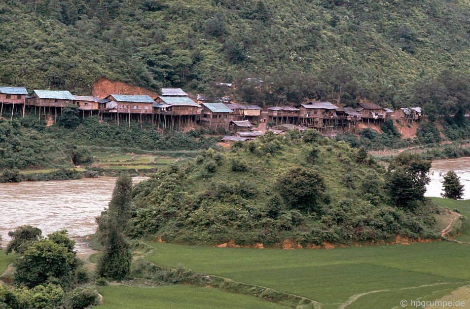 chum anh ve dep hoang so cua cao bang nhung nam 90 qua ong kinh cua nhiep anh gia duc