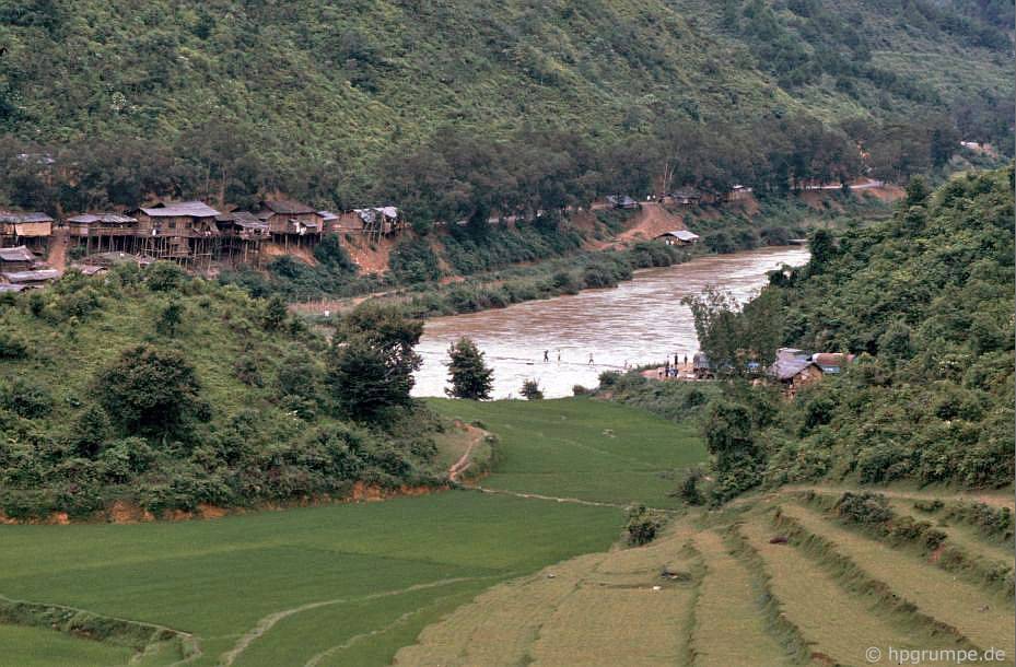 chum anh ve dep hoang so cua cao bang nhung nam 90 qua ong kinh cua nhiep anh gia duc