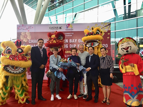 Bạn bè quốc tế "xông đất" năm mới 2020 tại các vùng miền của Việt Nam ban be quoc te xong dat nam moi 2020 tai cac vung mien cua viet nam