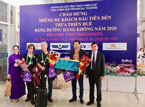 Bạn bè quốc tế "xông đất" năm mới 2020 tại các vùng miền của Việt Nam ban be quoc te xong dat nam moi 2020 tai cac vung mien cua viet nam