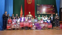 cau lac bo truong sa duc quyen gop hon 10 nghin euro ung ho bien dao que huong