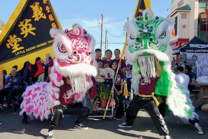 Chợ hoa Tết Little Sài Gòn-Mỹ đón hàng trăm lượt khách mỗi ngày hang tram nguoi den little sai gon my di cho hoa tet sua soan don xuan canh ty 2020