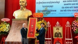 vinh danh truy tang huan chuong huu nghi cho nha lam phim ha lan