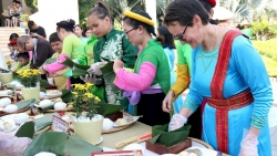 hang tram nguoi tham gia ruoc phao 6 met trong 2 tieng o hoi lang dong ky